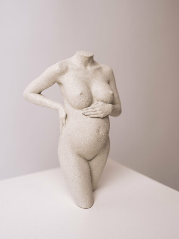 Statuette 3D de grossesse avec finition pierre