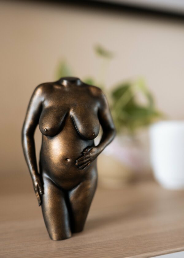 Statuette 3D de grossesse avec finition métallisée bronze
